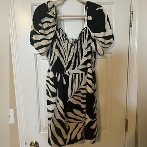 🖤 🤍Black and White Blouse or Dress 🤍🖤